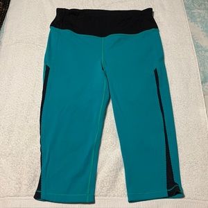 Lululemon Crops, Size 8, Teal